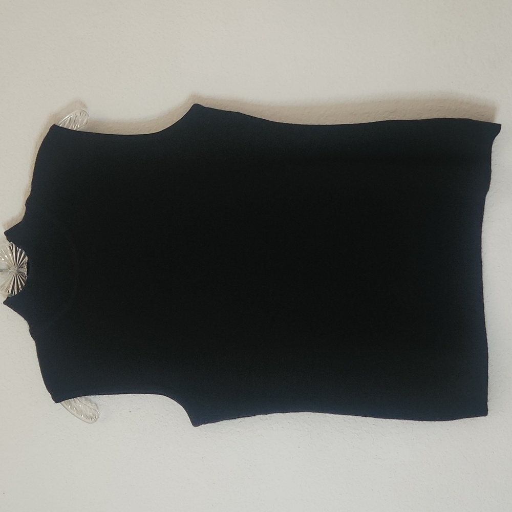 First Issue American Black Turtle Neck Sleeveless Wool Blend Medium EUC Top